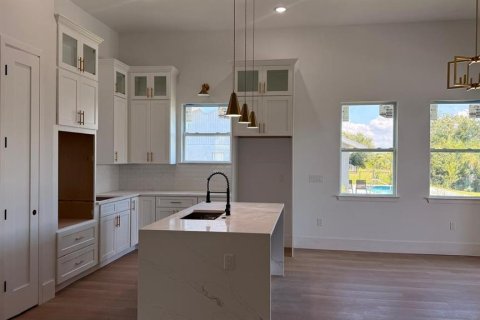 House in Port Charlotte, Florida 4 bedrooms, 182.37 sq.m. № 2220505 - photo 2