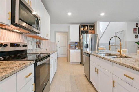 Casa en venta en Plant City, Florida, 4 dormitorios, 207.54 m2 № 2129104 - foto 5