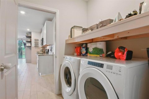 Casa en venta en Plant City, Florida, 4 dormitorios, 207.54 m2 № 2129104 - foto 11