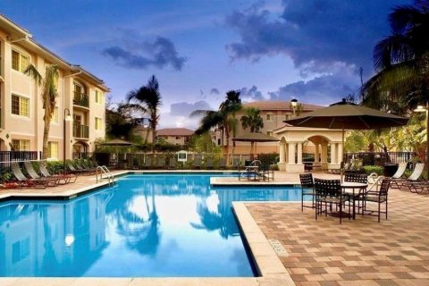 Купить таунхаус в Форт-Лодердейл, Флорида 1 спальня, 81.57м2, № 2066830 - фото 16