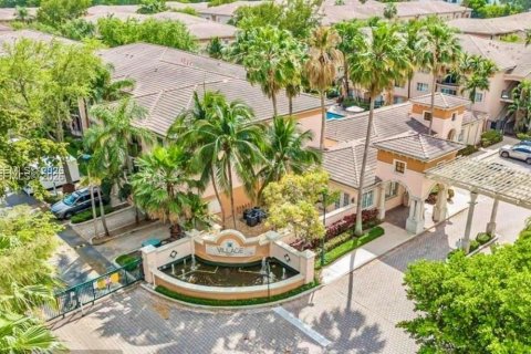 Купить таунхаус в Форт-Лодердейл, Флорида 1 спальня, 81.57м2, № 2066830 - фото 20