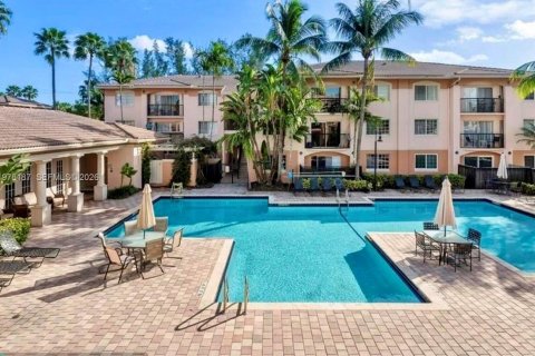 Купить таунхаус в Форт-Лодердейл, Флорида 1 спальня, 81.57м2, № 2066830 - фото 13