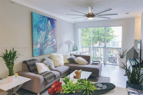 Купить таунхаус в Форт-Лодердейл, Флорида 1 спальня, 81.57м2, № 2066830 - фото 2