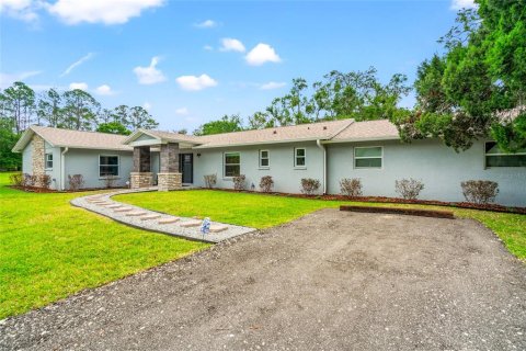 House in Wesley Chapel, Florida 4 bedrooms, 202.06 sq.m. № 1627037 - photo 2