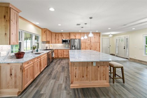 House in Wesley Chapel, Florida 4 bedrooms, 202.06 sq.m. № 1627037 - photo 13