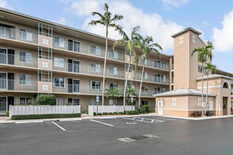 Condominio en venta en Boynton Beach, Florida, 3 dormitorios, 166.76 m2 № 2246103 - foto 2