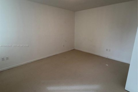 Condo in Aventura, Florida, 2 bedrooms  № 2001002 - photo 9