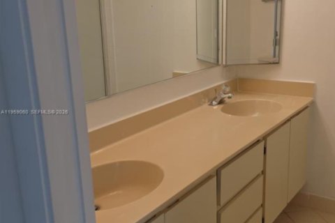 Touwnhouse à louer à West Palm Beach, Floride: 2 chambres, 119.66 m2 № 2017839 - photo 4