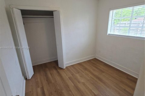 House in Miami, Florida 2 bedrooms, 78.97 sq.m. № 2002962 - photo 6