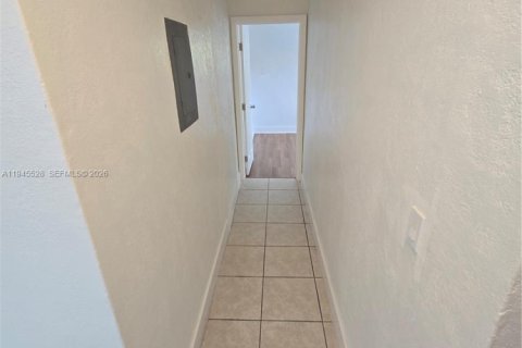 House in Miami, Florida 2 bedrooms, 78.97 sq.m. № 2002962 - photo 7