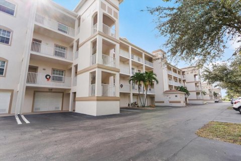 Condo in Fort Myers, Florida, 2 bedrooms № 2145406