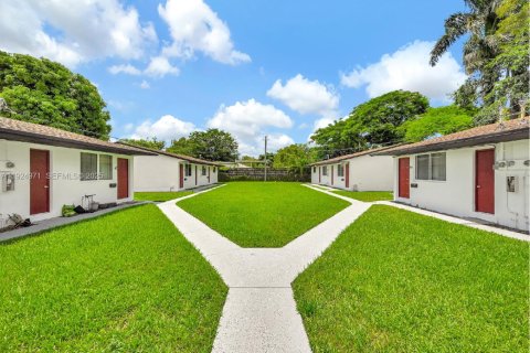 Immobilier commercial à vendre à Miami, Floride № 2264795 - photo 11