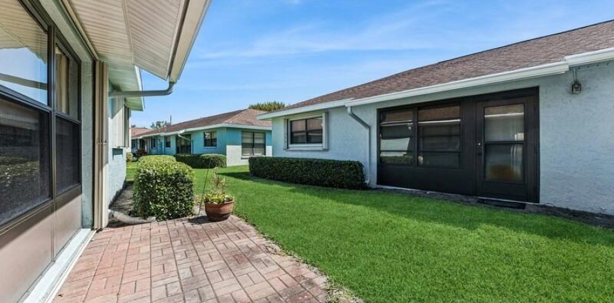 House in Boynton Beach, Florida 2 bedrooms, 130.06 sq.m. № 1061364