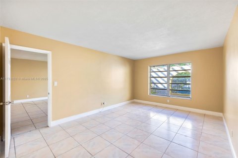 Propiedad comercial en venta en Coral Springs, Florida, 362.6 m2 № 1865162 - foto 28