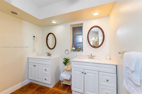 Propiedad comercial en venta en Coral Springs, Florida, 362.6 m2 № 1865162 - foto 15