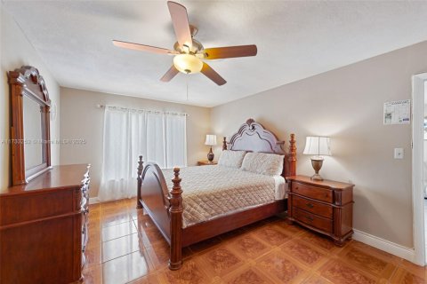 Propiedad comercial en venta en Coral Springs, Florida, 362.6 m2 № 1865162 - foto 12