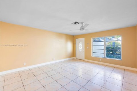 Propiedad comercial en venta en Coral Springs, Florida, 362.6 m2 № 1865162 - foto 22