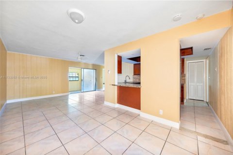 Propiedad comercial en venta en Coral Springs, Florida, 362.6 m2 № 1865162 - foto 25