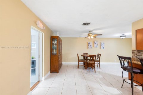 Propiedad comercial en venta en Coral Springs, Florida, 362.6 m2 № 1865162 - foto 11