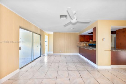 Propiedad comercial en venta en Coral Springs, Florida, 362.6 m2 № 1865162 - foto 27