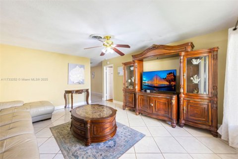 Propiedad comercial en venta en Coral Springs, Florida, 362.6 m2 № 1865162 - foto 4