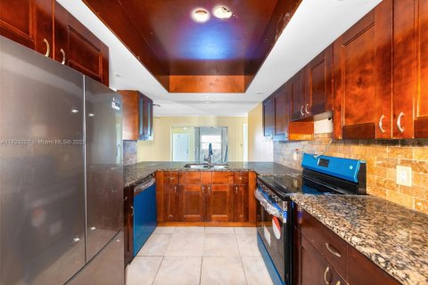 Propiedad comercial en venta en Coral Springs, Florida, 362.6 m2 № 1865162 - foto 24