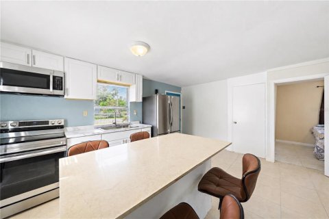 House in Palmetto, Florida 3 bedrooms, 73.21 sq.m. № 2329867 - photo 5