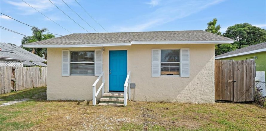House in Palmetto, Florida 3 bedrooms, 73.21 sq.m. № 2329867