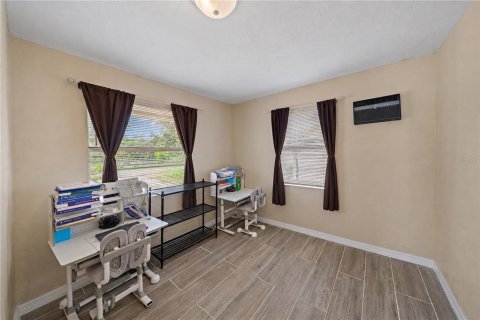 House in Palmetto, Florida 3 bedrooms, 73.21 sq.m. № 2329867 - photo 11