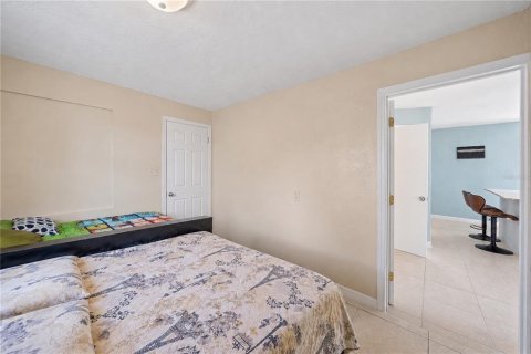 House in Palmetto, Florida 3 bedrooms, 73.21 sq.m. № 2329867 - photo 15