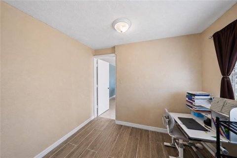House in Palmetto, Florida 3 bedrooms, 73.21 sq.m. № 2329867 - photo 12