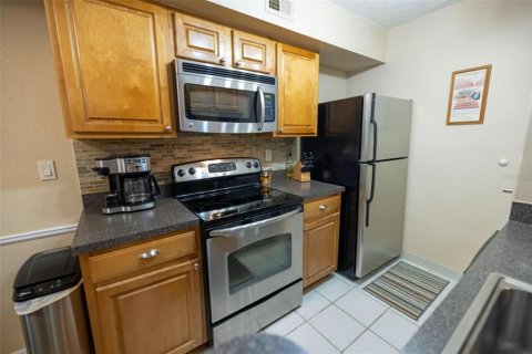 Condo in Saint Petersburg, Florida, 2 bedrooms  № 1838220 - photo 3
