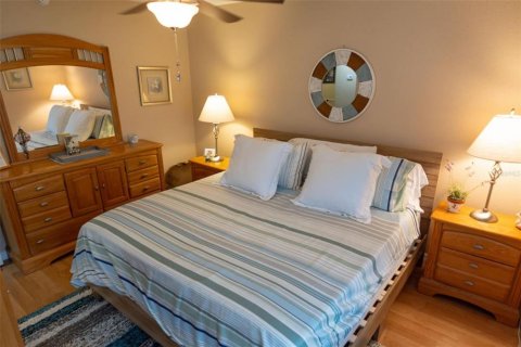 Condo in Saint Petersburg, Florida, 2 bedrooms  № 1838220 - photo 10