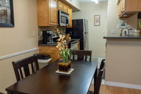 Condo in Saint Petersburg, Florida, 2 bedrooms  № 1838220 - photo 6