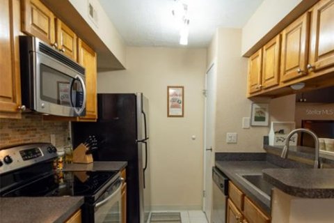 Condo in Saint Petersburg, Florida, 2 bedrooms  № 1838220 - photo 4