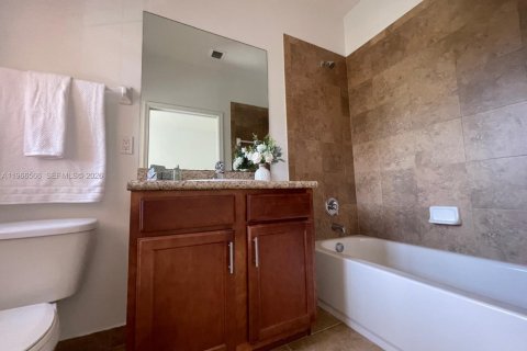 Touwnhouse à louer à Tamarac, Floride: 2 chambres, 135.08 m2 № 2028958 - photo 9