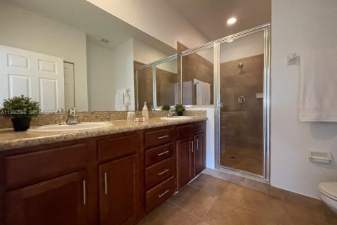 Touwnhouse à louer à Tamarac, Floride: 2 chambres, 135.08 m2 № 2028958 - photo 7