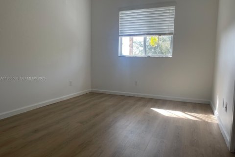 Touwnhouse à louer à Tamarac, Floride: 2 chambres, 135.08 m2 № 2028958 - photo 8