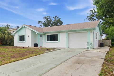 House in Hudson, Florida 2 bedrooms, 97.55 sq.m. № 2216701 - photo 15