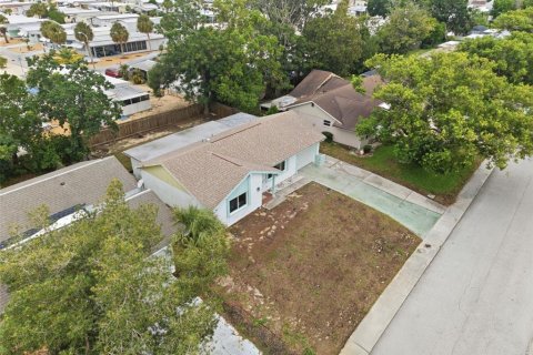 House in Hudson, Florida 2 bedrooms, 97.55 sq.m. № 2216701 - photo 14