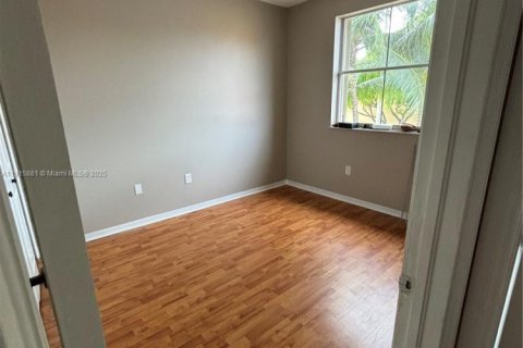 Townhouse in Miami Lakes, Florida 4 bedrooms, 143.63 sq.m. № 1972137 - photo 9