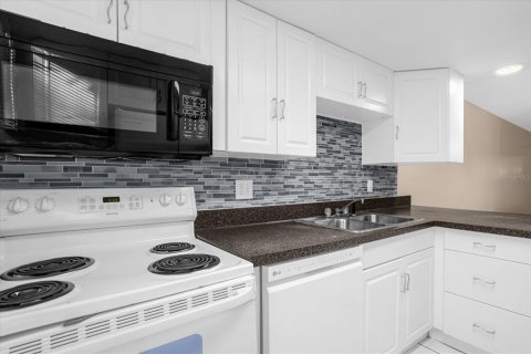 Condominio en alquiler en Winter Springs, Florida, 3 dormitorios, 130.06 m2 № 2157549 - foto 7