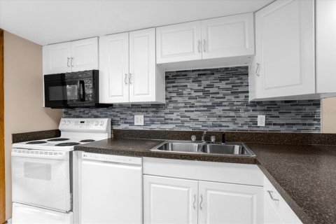Condominio en alquiler en Winter Springs, Florida, 3 dormitorios, 130.06 m2 № 2157549 - foto 8