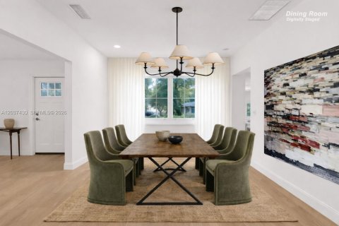 Casa en alquiler en Miami Shores, Florida, 4 dormitorios, 258.92 m2 № 2087021 - foto 3