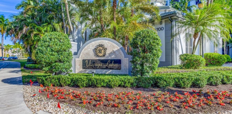 Townhouse in Boynton Beach, Florida 3 bedrooms, 183.39 sq.m. № 1072671