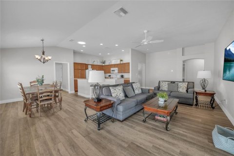 Casa en venta en The Villages, Florida, 3 dormitorios, 153.66 m2 № 2101394 - foto 16