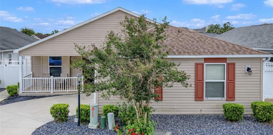 Casa en The Villages, Florida 3 dormitorios, 153.66 m2 № 2101394