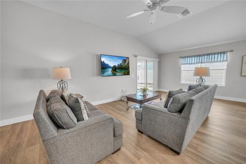 Casa en venta en The Villages, Florida, 3 dormitorios, 153.66 m2 № 2101394 - foto 14