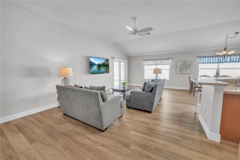 Casa en venta en The Villages, Florida, 3 dormitorios, 153.66 m2 № 2101394 - foto 11