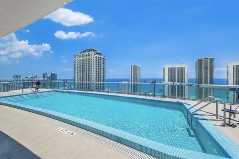 Copropriété à vendre à Hallandale Beach, Floride: 3 chambres, 161.37 m2 № 1698037 - photo 13